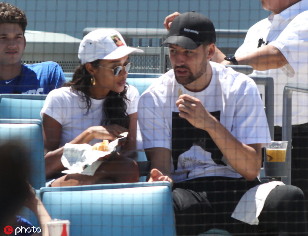 吸金能力太强了吧！《绝区零》移动端收入近1亿美元