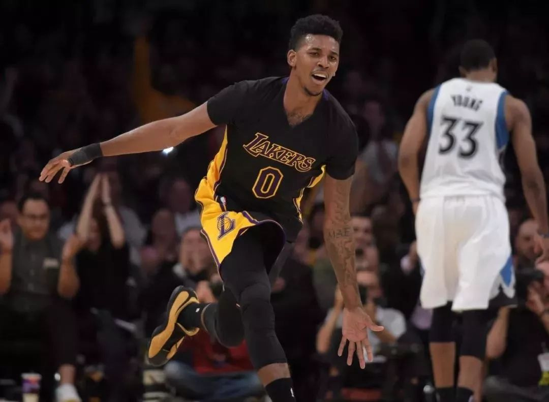 斯基拉：皇马只能在夏窗1000万回购帕斯，球员也不想冬窗转会