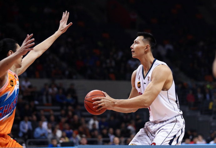 球员：你敢信？我都没看球门