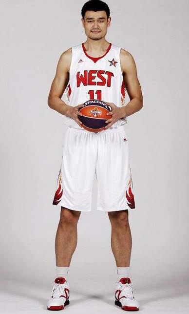 友谊赛成友尽赛！拜仁5-0萨尔茨堡红牛 卡尔造三球 迪亚斯两助攻