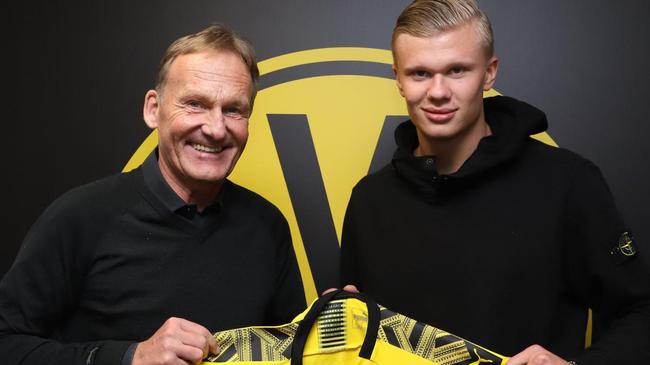 ＂指针划过周六早晨10点，车链转动的声响撞碎薄雾。