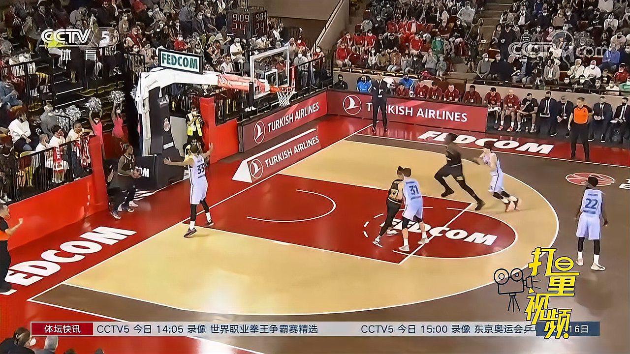 详解棒球规则中的“打者干扰”判定当球棒击中捕手手套
