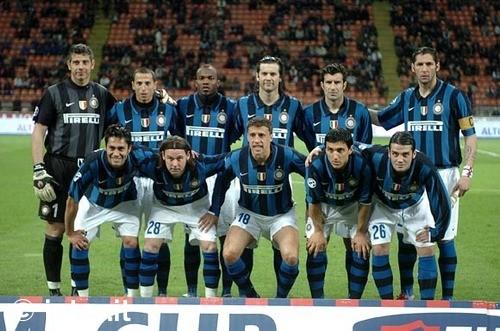 若塔曾为两队效力过，波尔图vs马竞赛前致敬若塔兄弟