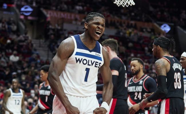 台日高中对抗赛／两队一起抢救球场拚开打 周思齐也上场吸水、整理场地