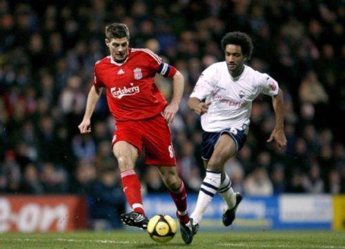 申花发布球队32岁生日海报，却把“32nd”写成“32th”