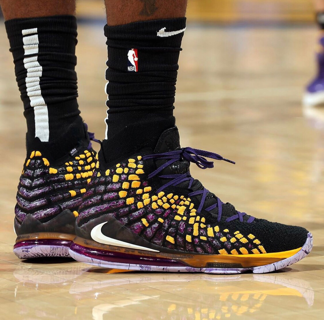 这个游戏还有中国战队？还赢下了世界冠军？