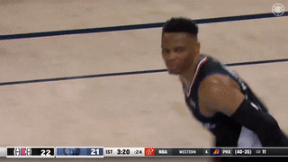 欧文突破防守送出制胜助攻