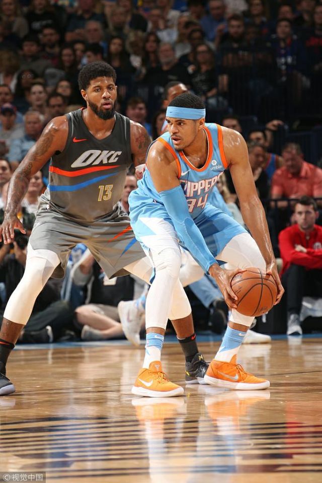 票数不敌新星！詹姆斯首轮仅排西部第9，媒体质疑投票有黑幕？