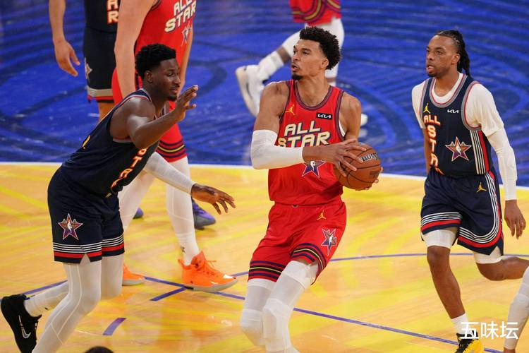 NBA知名球星“风城玫瑰”罗斯羊城点燃“篮球火”