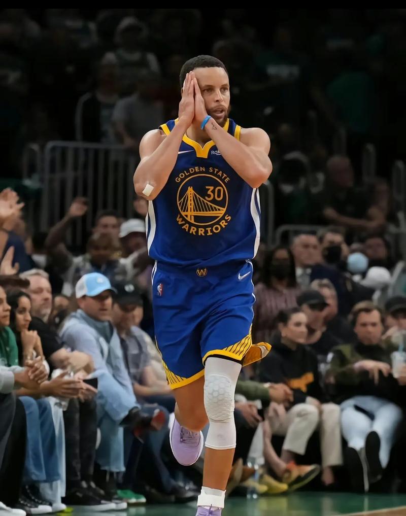 [NBA]阿夫迪亚突破高抛 罗威旱地拔葱空接暴扣