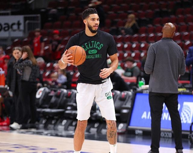 刚刚,浙江一地发布紧急排查通告!多地发布防疫最新通知：非必要不出市