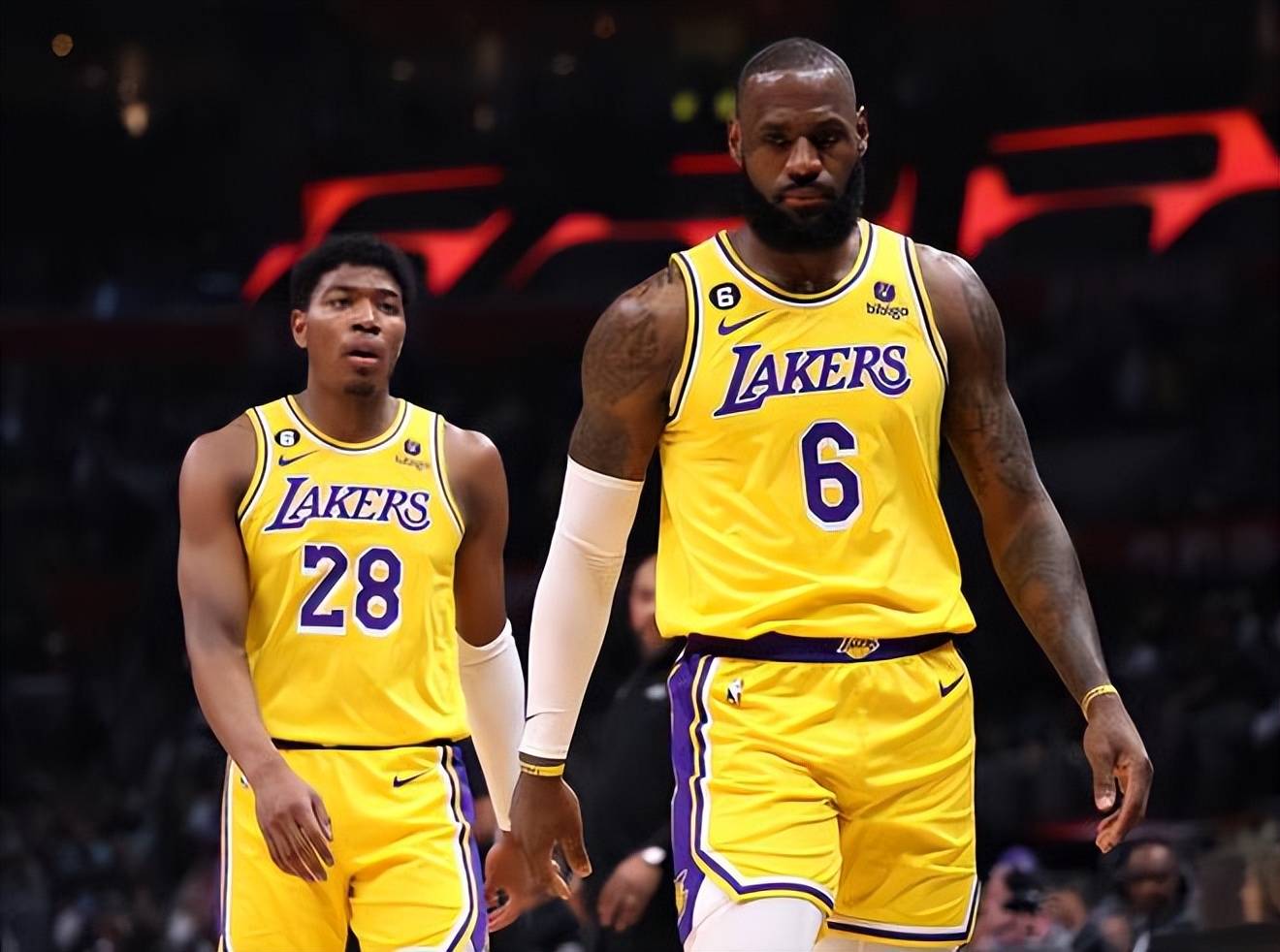 记者：费内巴切满意科斯蒂奇的表现，将与尤文碰面讨论其未来