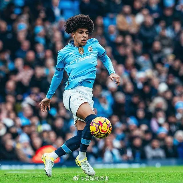 [德甲]凯恩禁区内回做 格纳布里低射破门