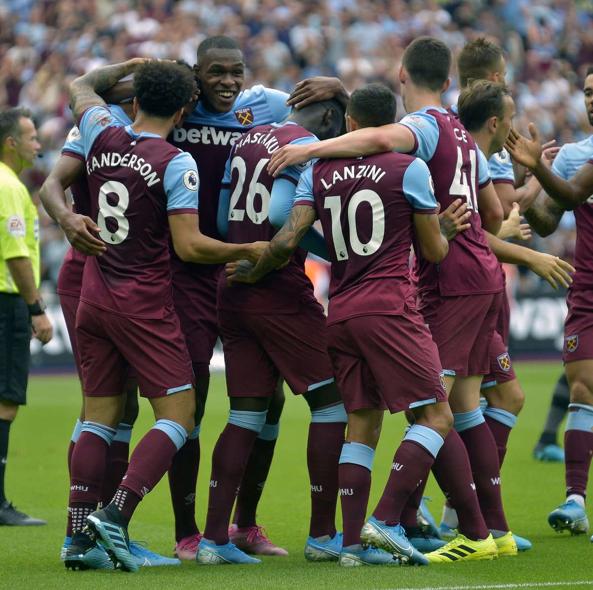 备战德比，被召回的外租小将奥贡奈耶被召入卡里克一线队训练